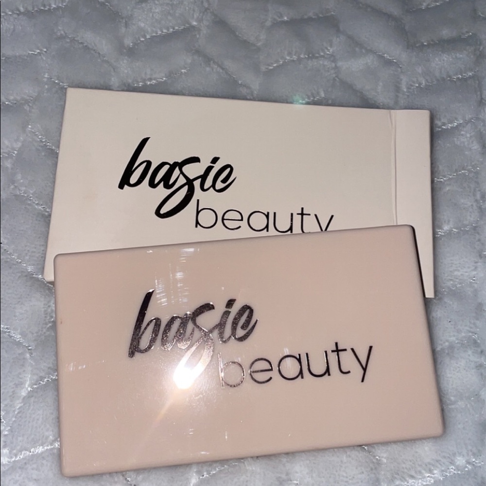 Basic Beauty Bronzer - Picture 3 of 3